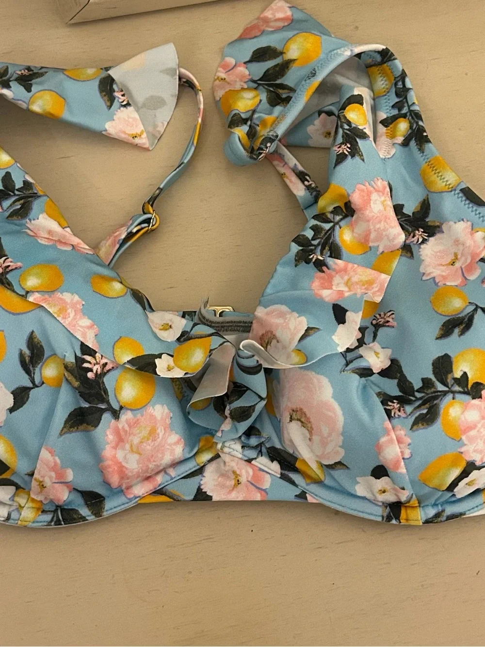 Victoria Secret Lemon Print triangle ruffled Bikini Top- 34DD 👙 🍋